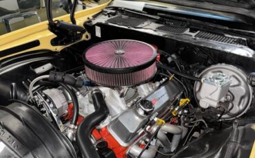 Chevrolet-camaro-z28-1971-yellow-14