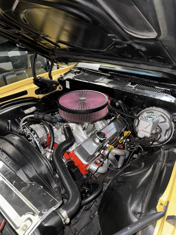 Chevrolet-camaro-z28-1971-yellow-14