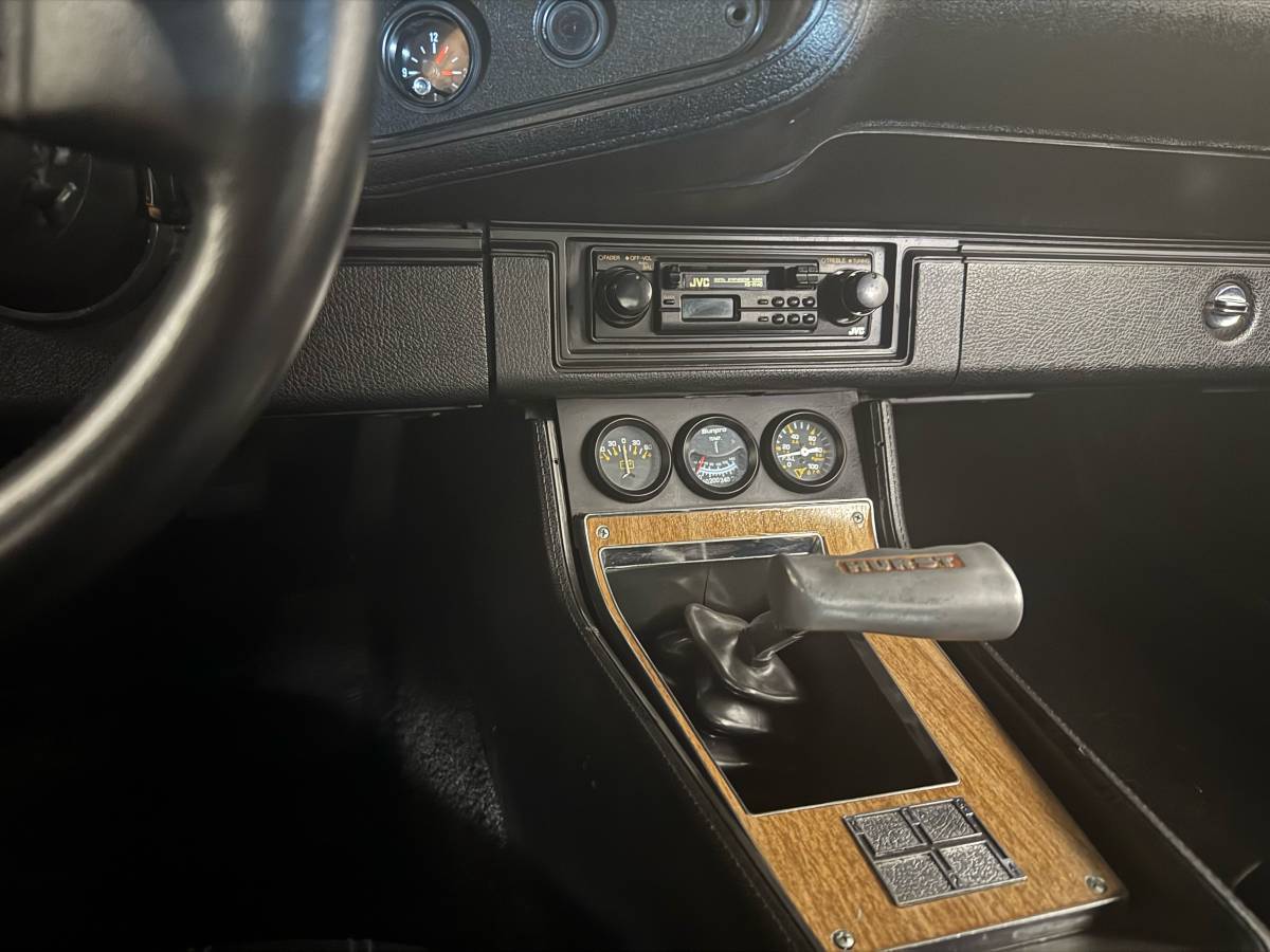 Chevrolet-camaro-z28-1971-yellow-19