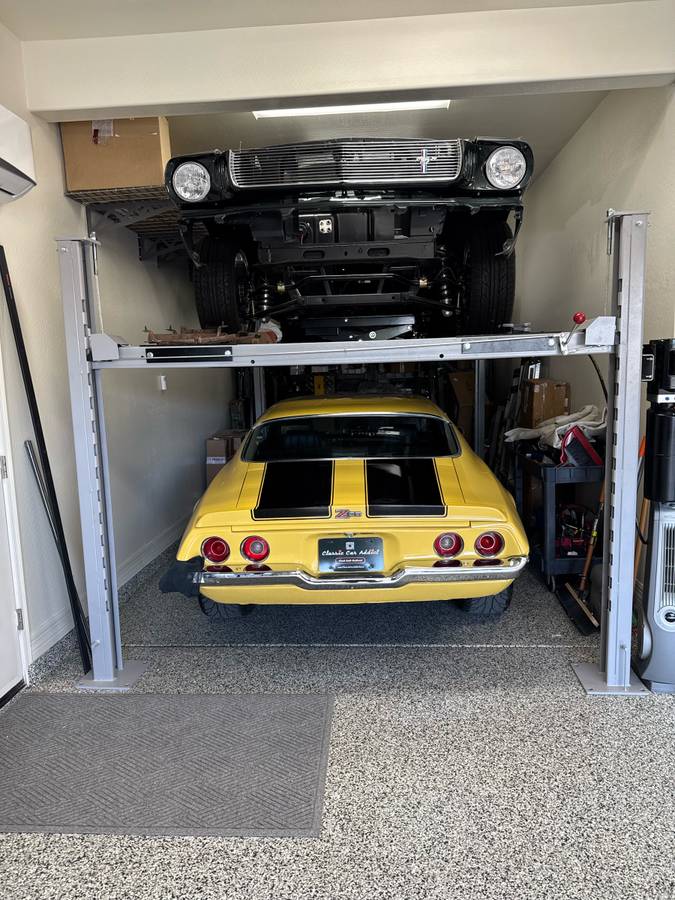 Chevrolet-camaro-z28-1971-yellow-3