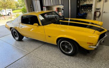 Chevrolet-camaro-z28-1971-yellow