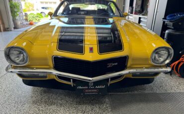 Chevrolet-camaro-z28-1971-yellow-8