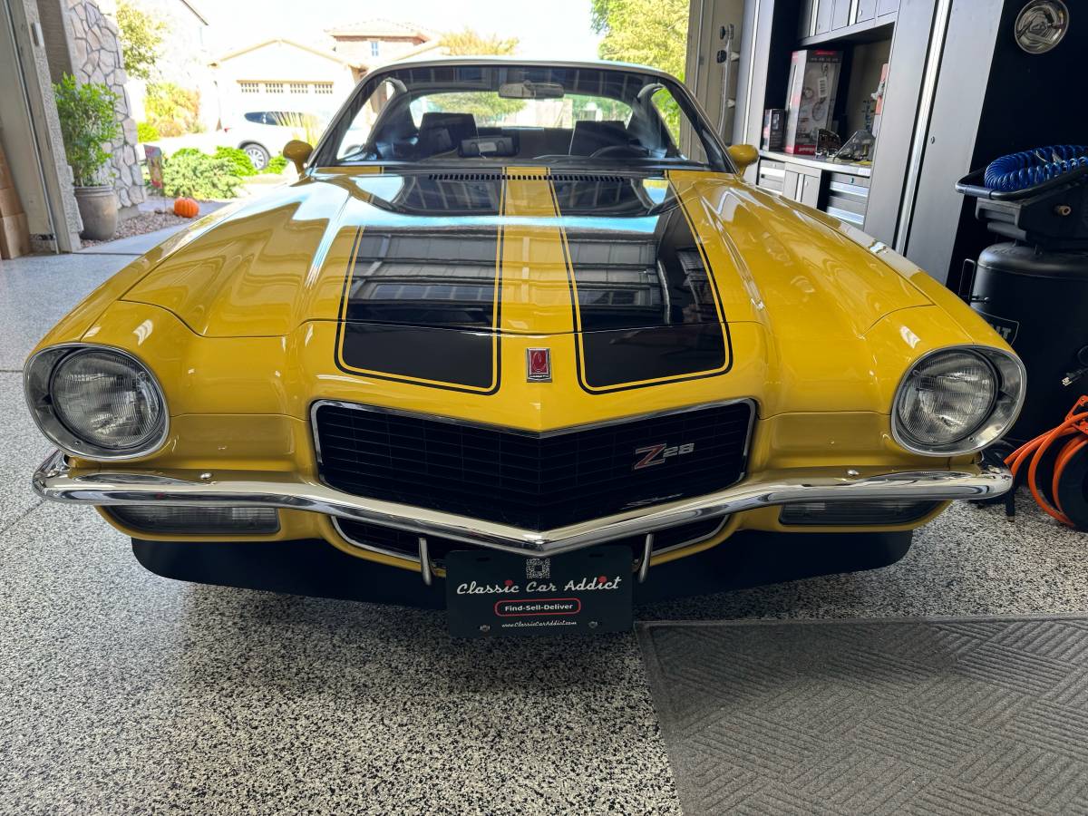 Chevrolet-camaro-z28-1971-yellow-8