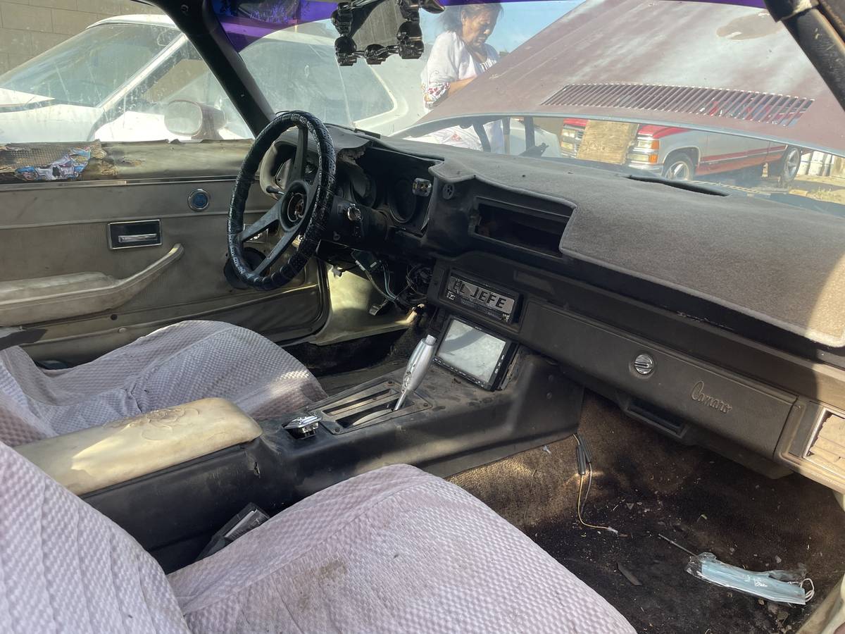 Chevrolet-camaro-z28-1974-brown-1