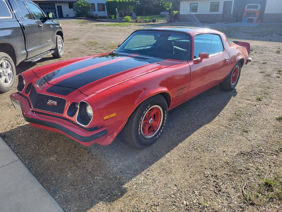 Chevrolet-camaro-z28-1977-red-1