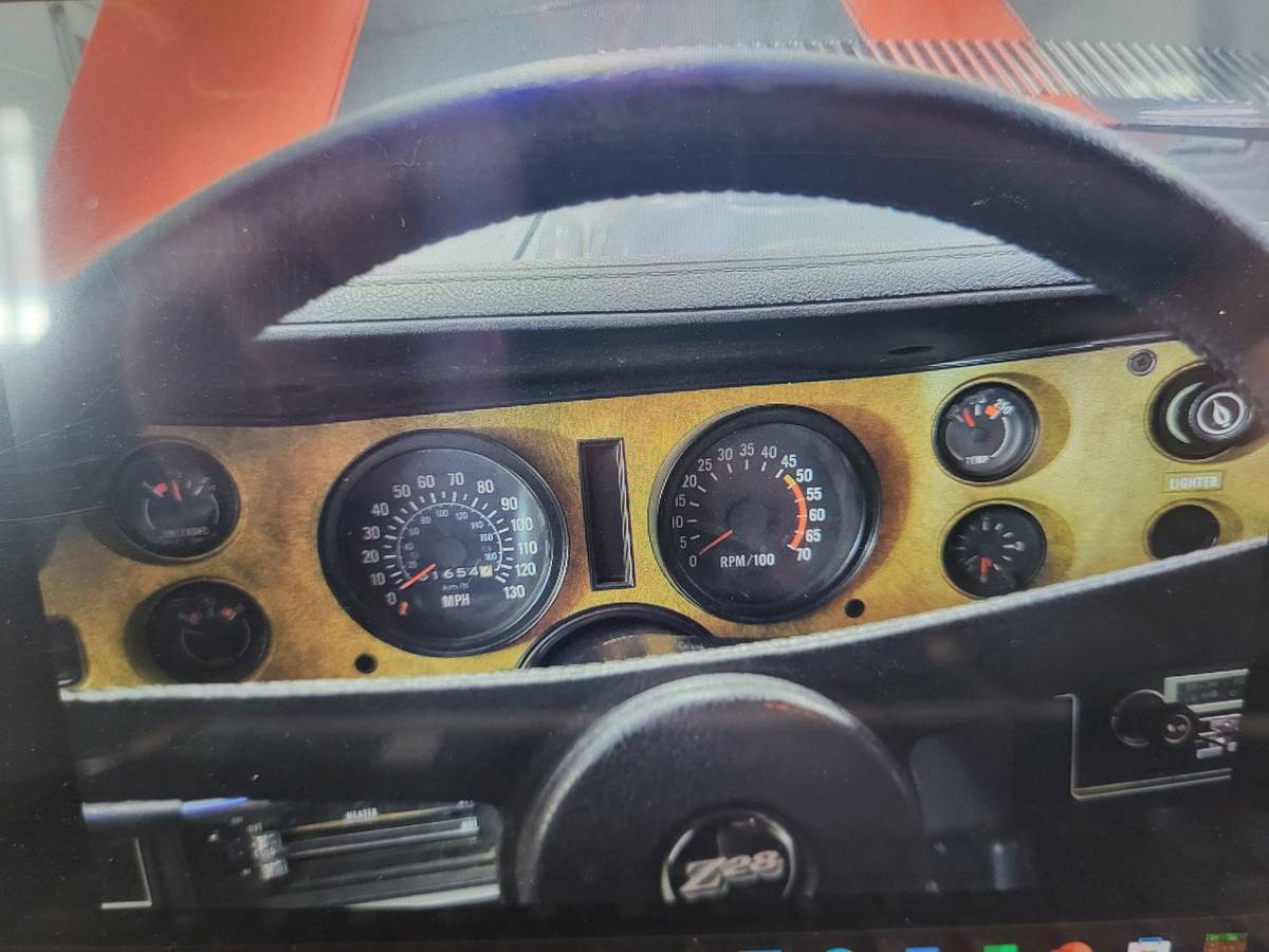 Chevrolet-camaro-z28-1977-red-11