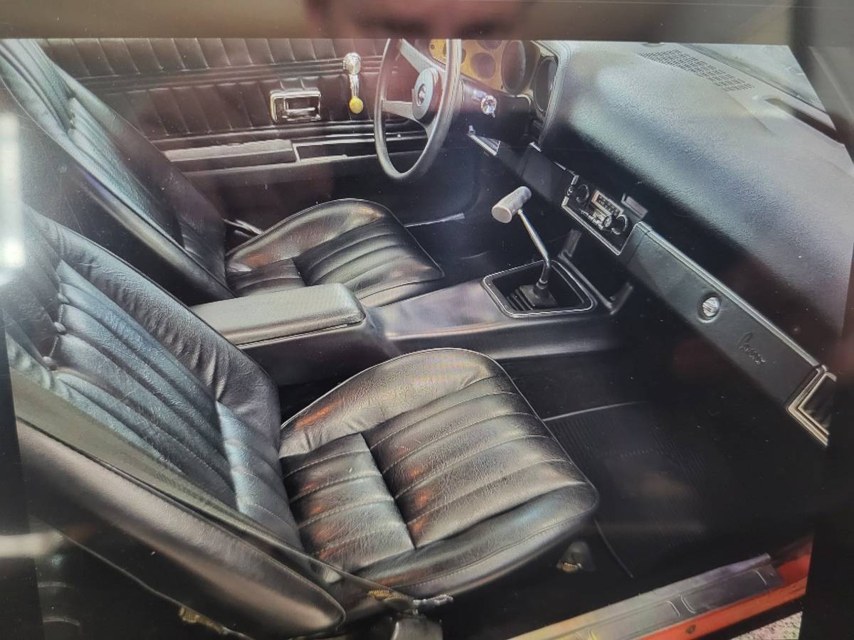 Chevrolet-camaro-z28-1977-red-13