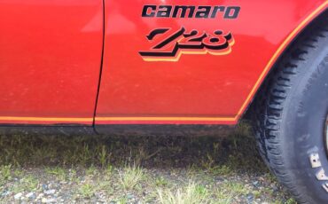 Chevrolet-camaro-z28-1977-red-16