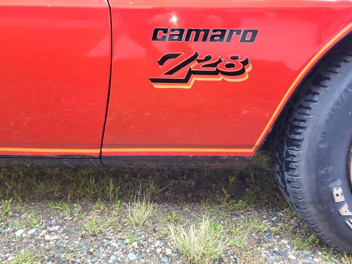 Chevrolet-camaro-z28-1977-red-16