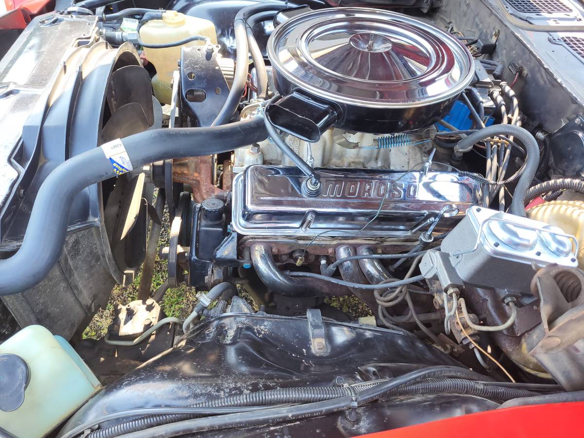 Chevrolet-camaro-z28-1977-red-4