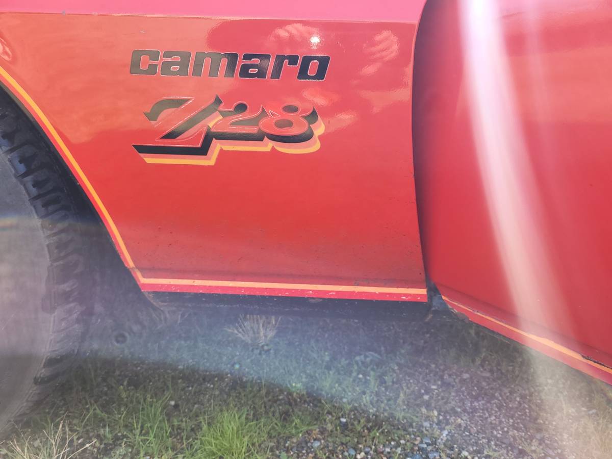 Chevrolet-camaro-z28-1977-red-7