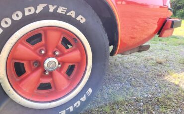 Chevrolet-camaro-z28-1977-red-9