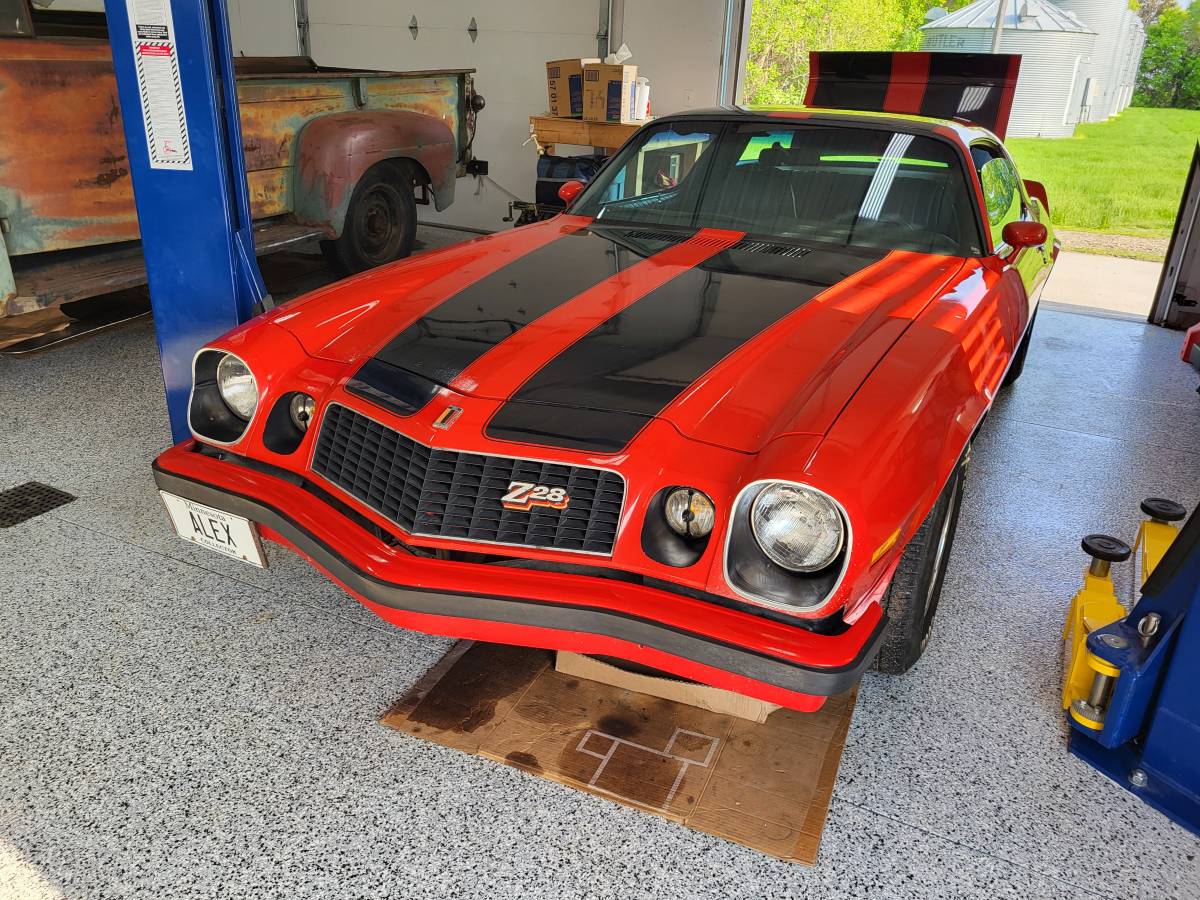Chevrolet-camaro-z28-1977-red