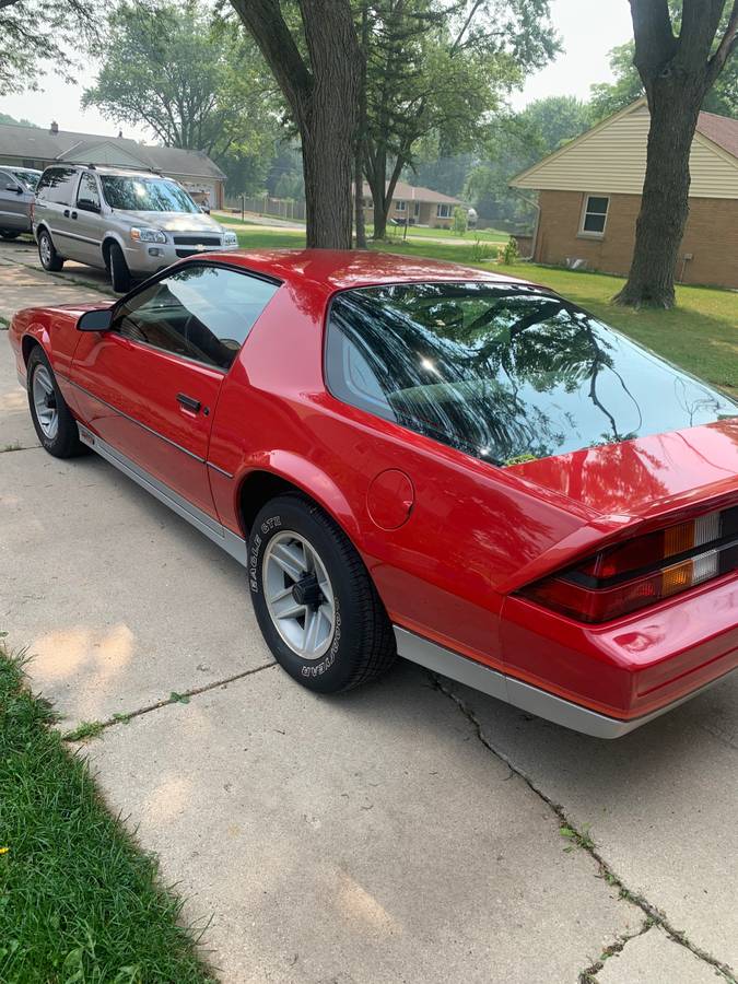 Chevrolet-camaro-z28-1983-red-1