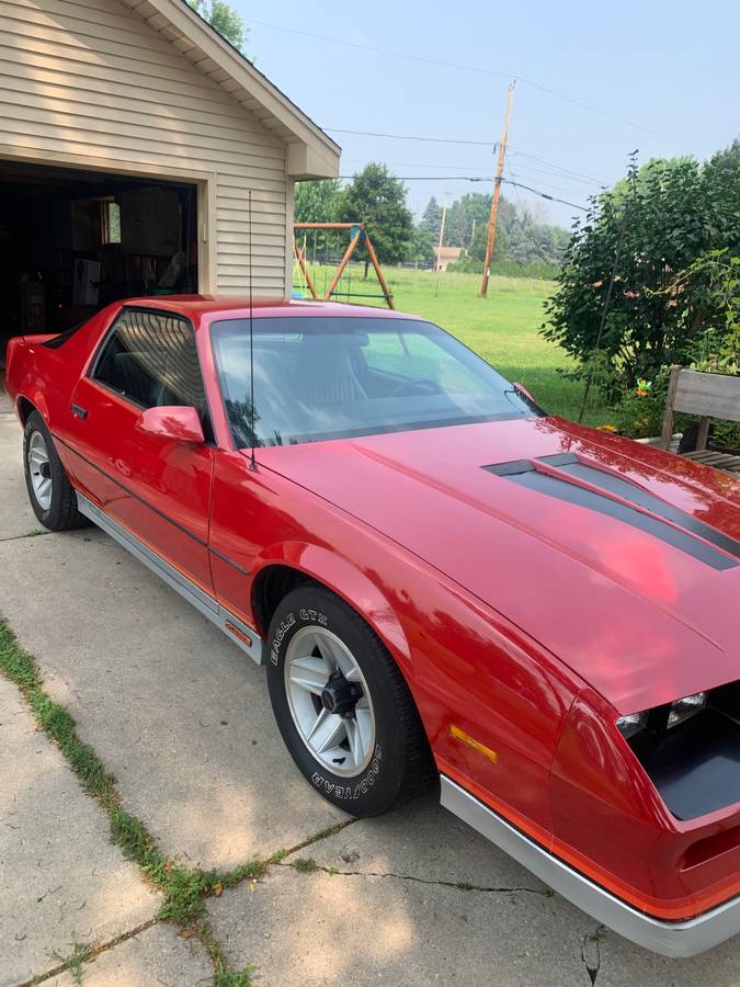 Chevrolet-camaro-z28-1983-red