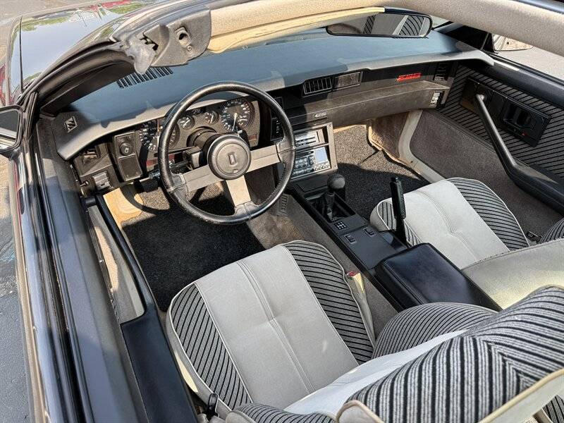 Chevrolet-camaro-z28-1984-12