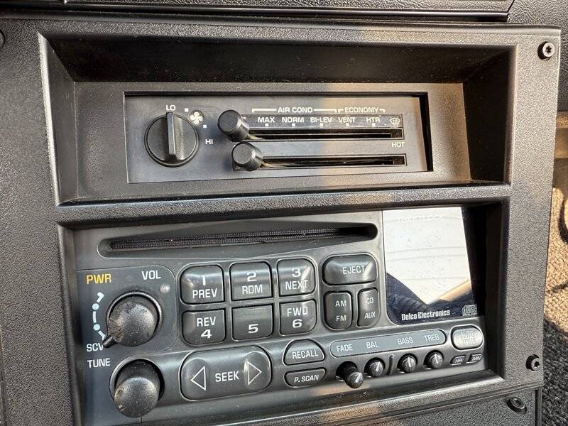 Chevrolet-camaro-z28-1984-16