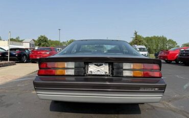 Chevrolet-camaro-z28-1984-3
