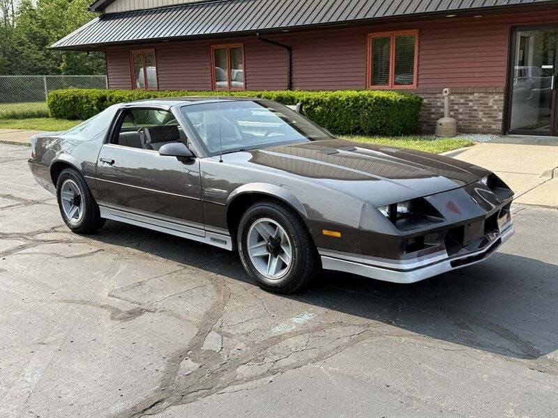 Chevrolet-camaro-z28-1984-5