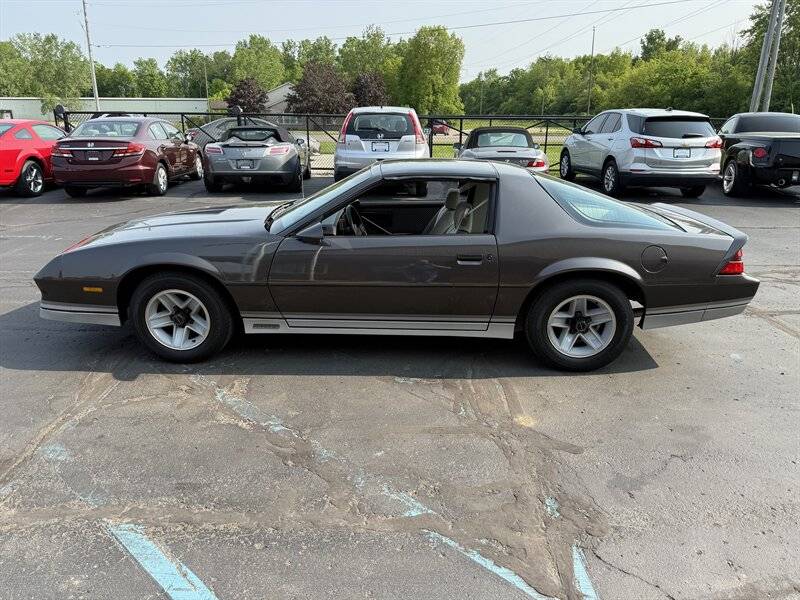 Chevrolet-camaro-z28-1984