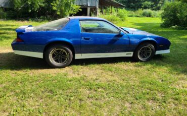 Chevrolet-camaro-z28-1985-blue-3
