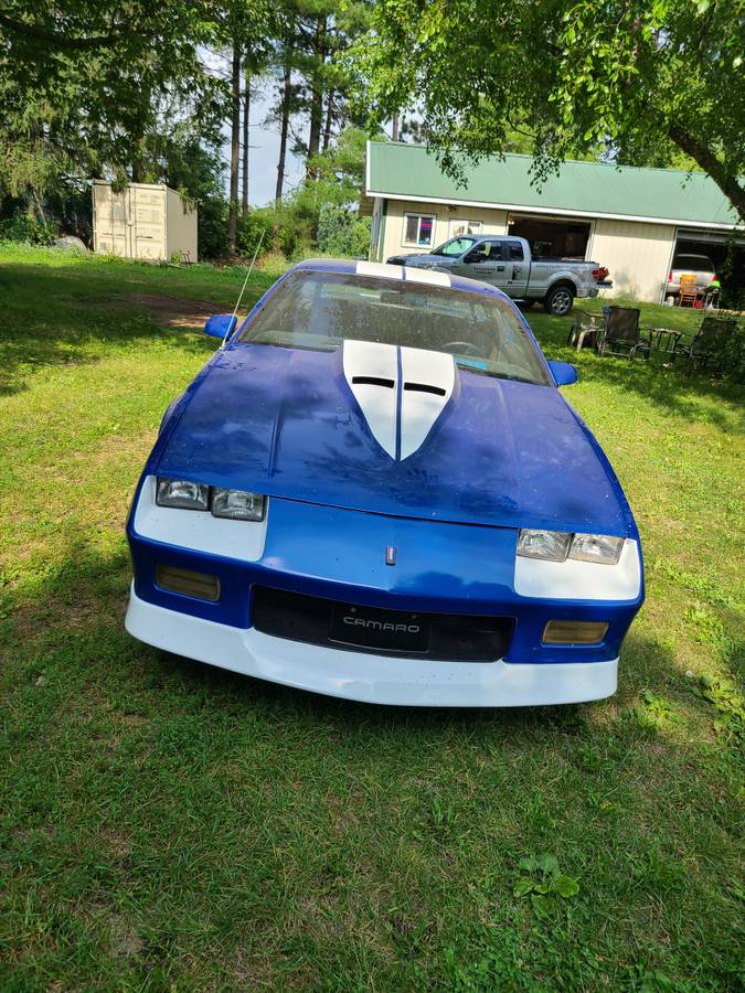 Chevrolet-camaro-z28-1985-blue-4
