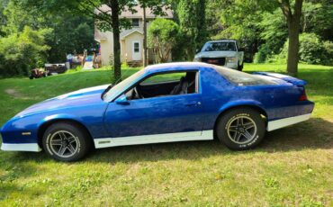 Chevrolet-camaro-z28-1985-blue-5