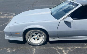 Chevrolet-camaro-z28-1985-grey-1