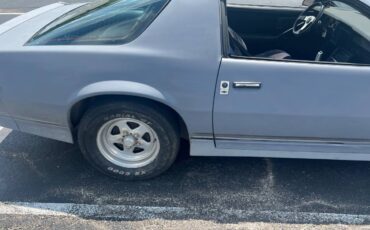 Chevrolet-camaro-z28-1985-grey-10