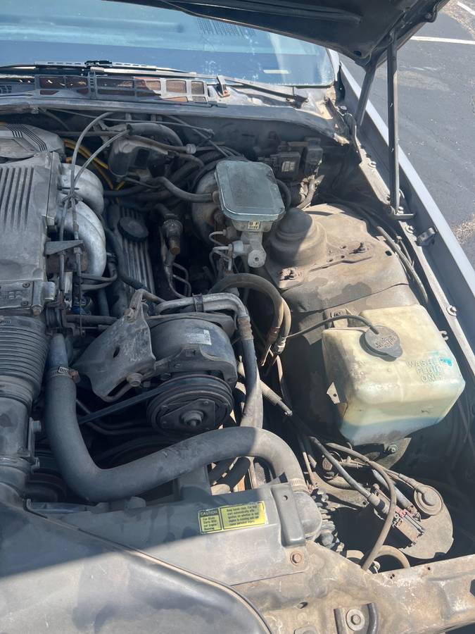 Chevrolet-camaro-z28-1985-grey-2