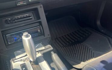 Chevrolet-camaro-z28-1985-grey-5
