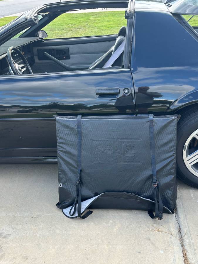 Chevrolet-camaro-z28-1986-black-13