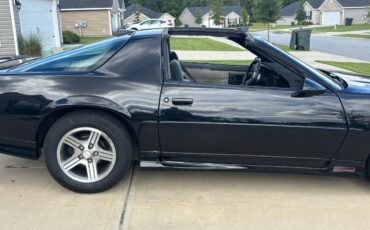 Chevrolet-camaro-z28-1986-black-3