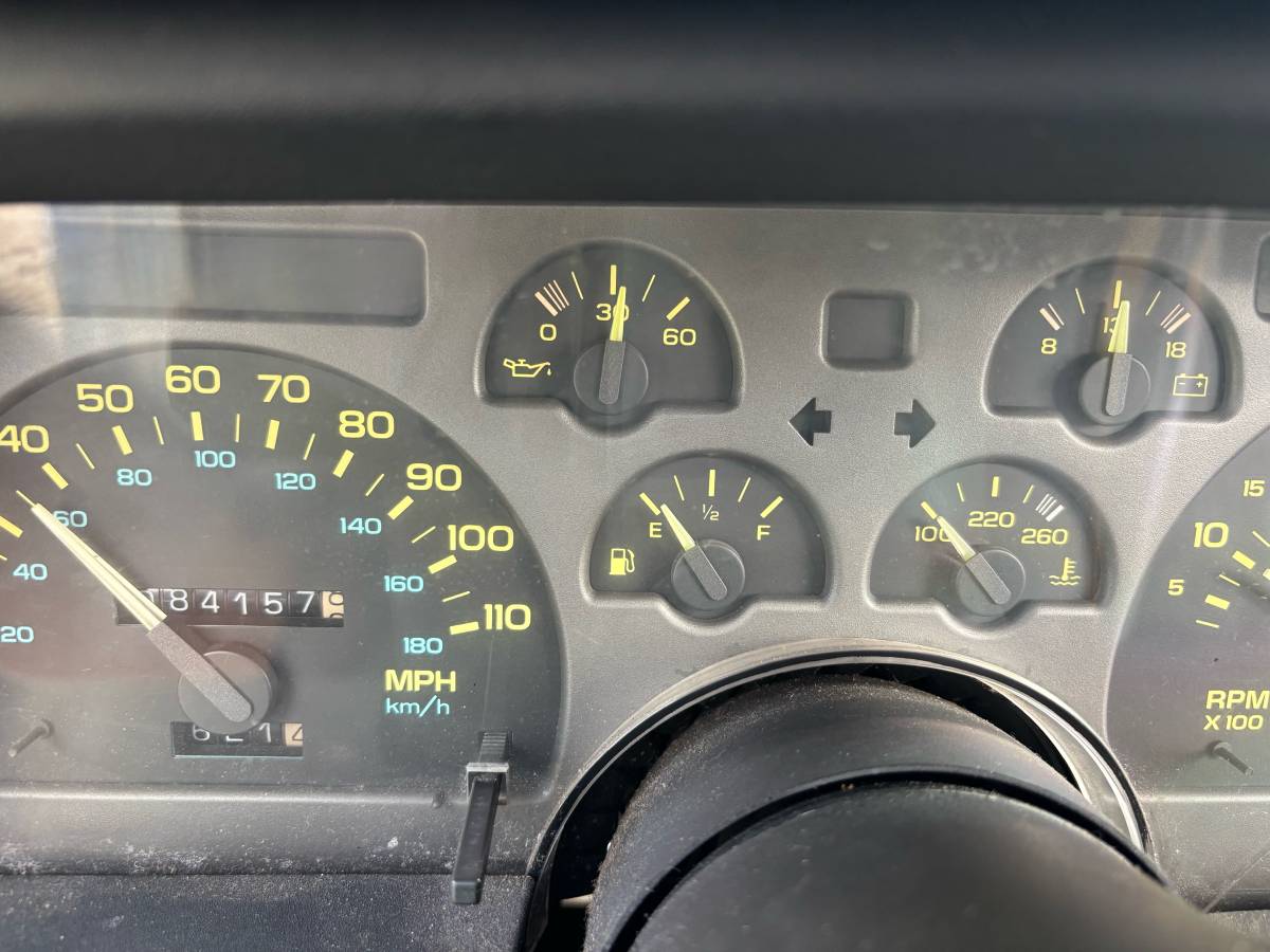 Chevrolet-camaro-z28-1986-black-6