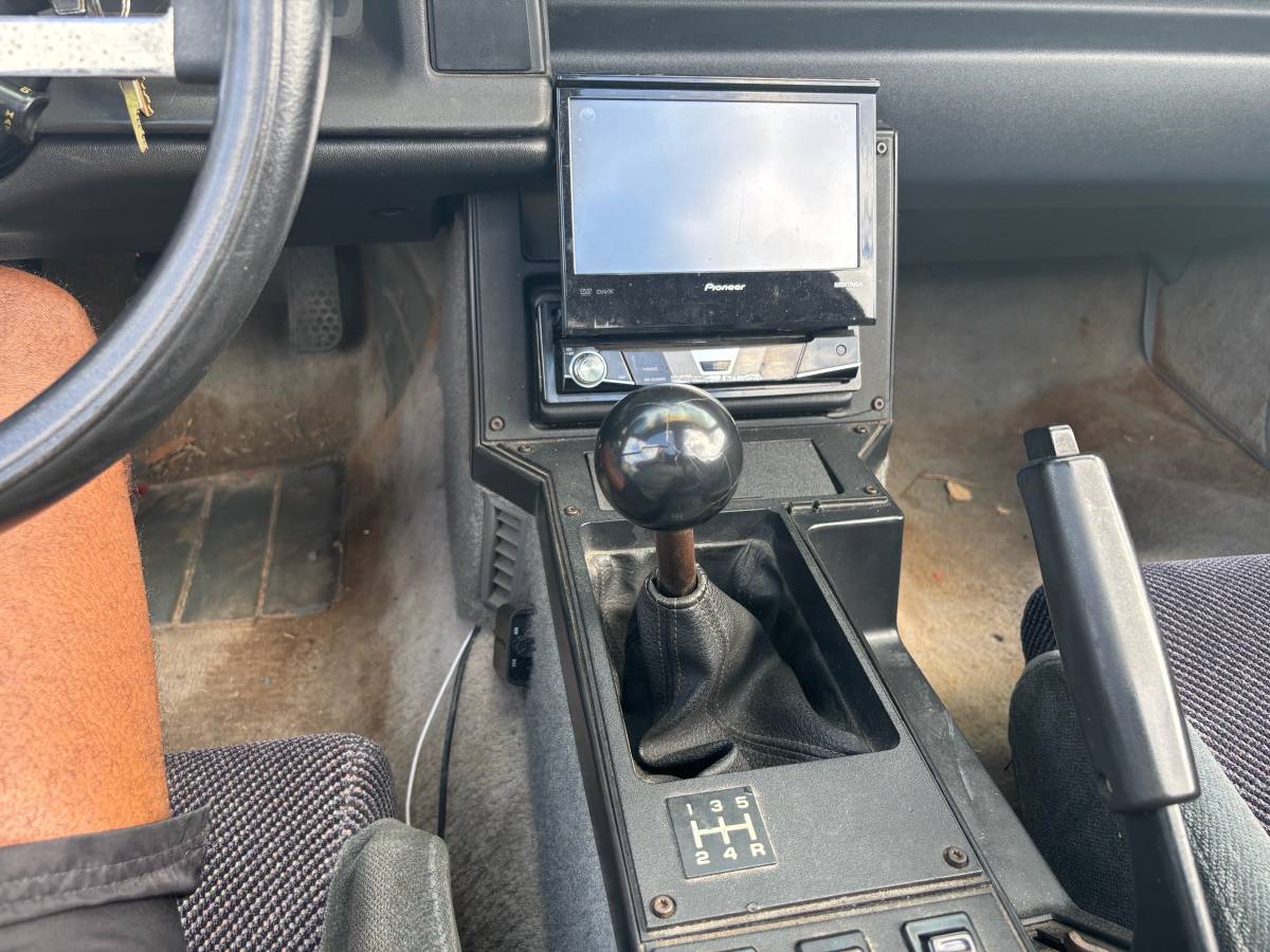 Chevrolet-camaro-z28-1986-black-8