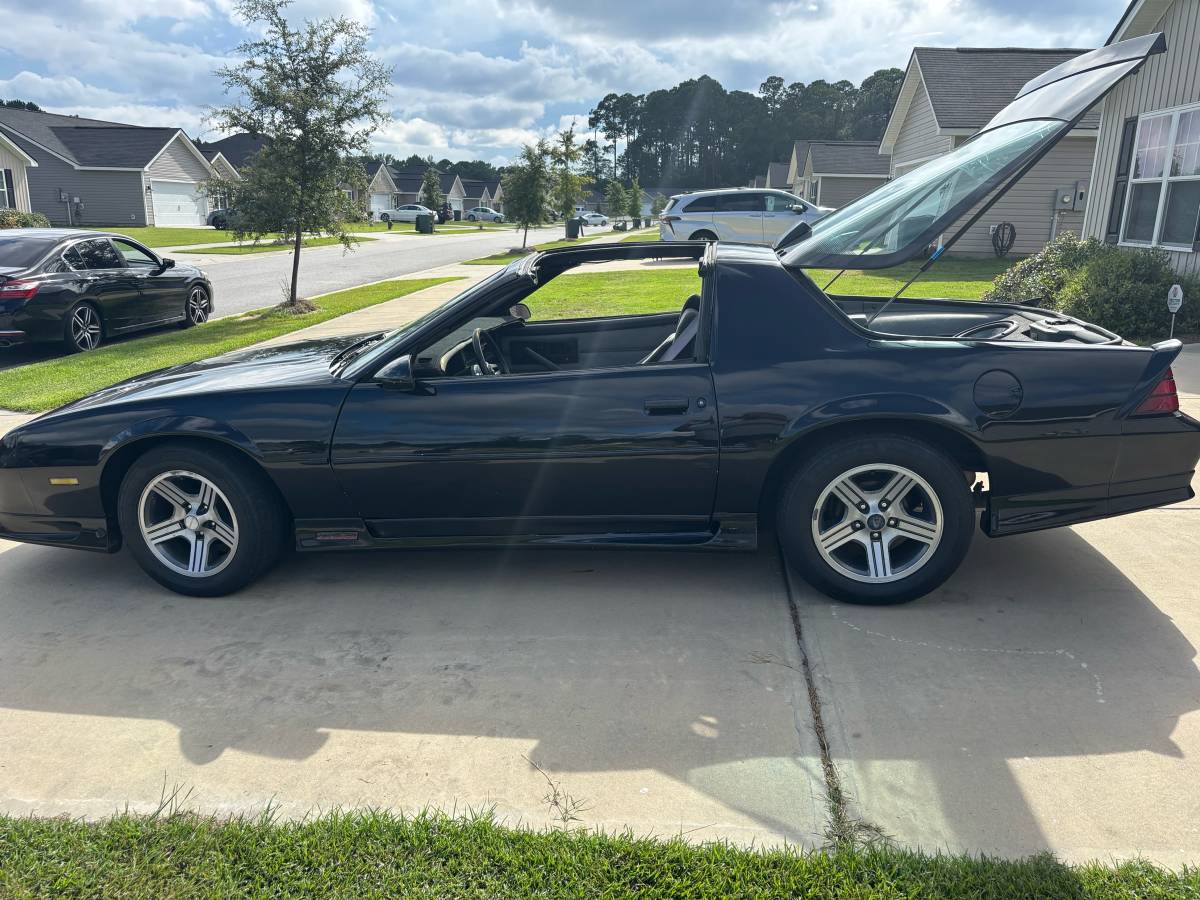Chevrolet-camaro-z28-1986-black-9