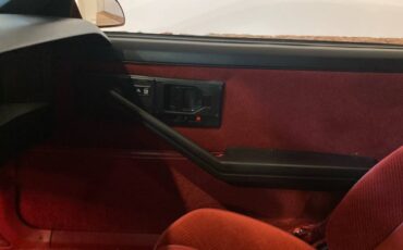 Chevrolet-camaro-z28-1986-red-10