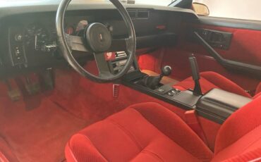 Chevrolet-camaro-z28-1986-red-3