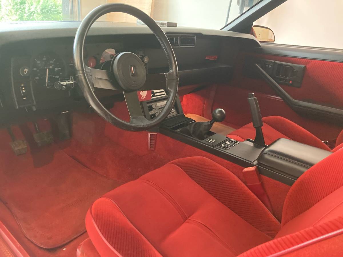 Chevrolet-camaro-z28-1986-red-3