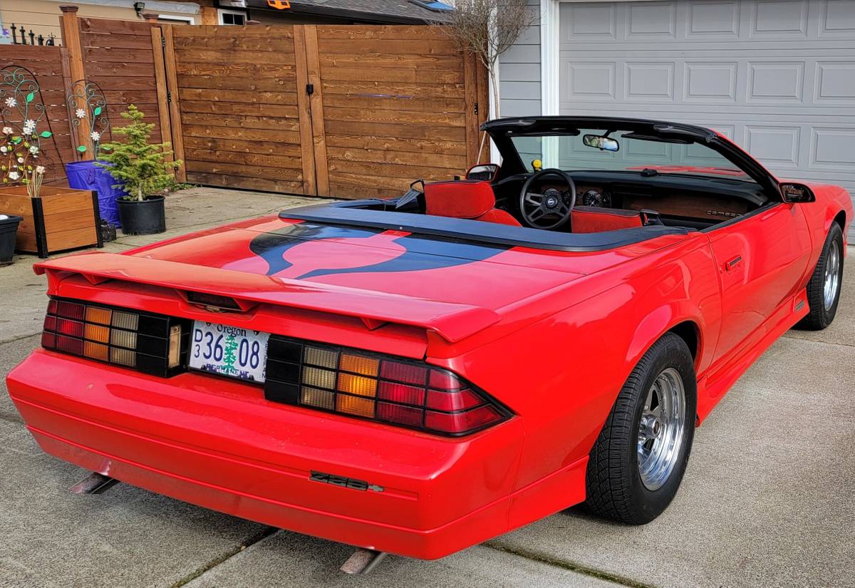 Chevrolet-camaro-z28-1987-red-1