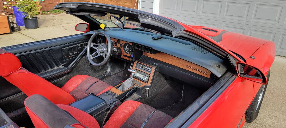 Chevrolet-camaro-z28-1987-red-3