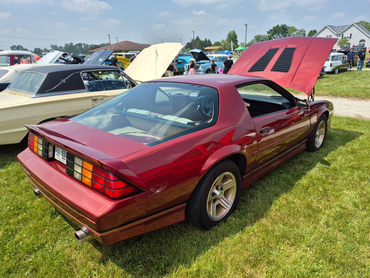 Chevrolet-camaro-z28-1989-red-1
