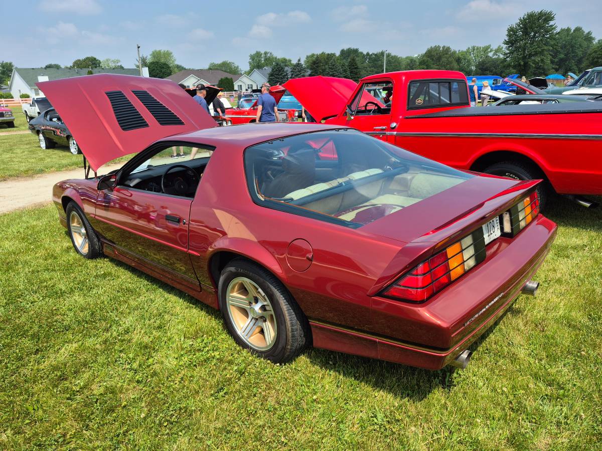 Chevrolet-camaro-z28-1989-red-2