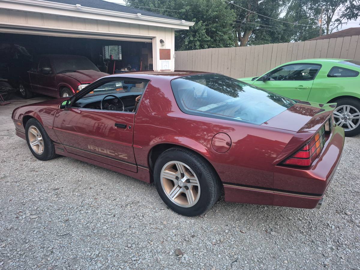 Chevrolet-camaro-z28-1989-red