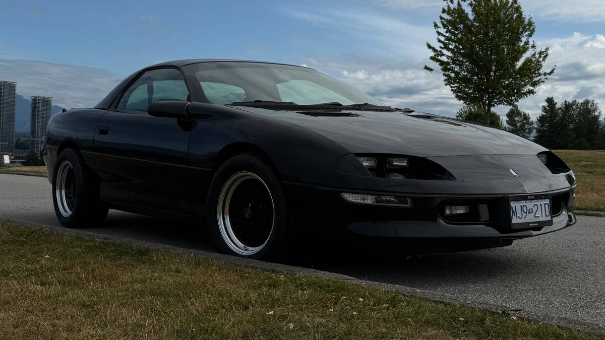 Chevrolet-camaro-z28-1994-black-2