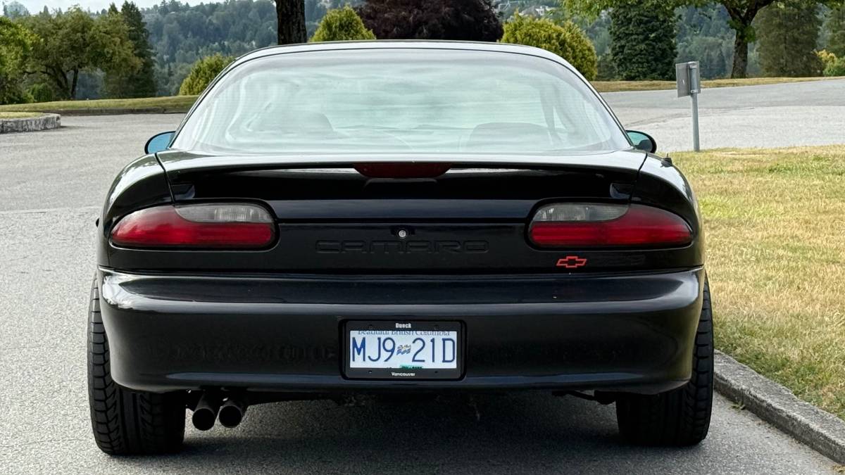 Chevrolet-camaro-z28-1994-black-3