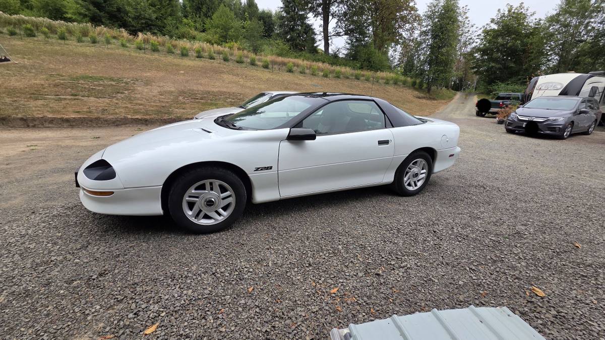 Chevrolet-camaro-z28-1994-white-1