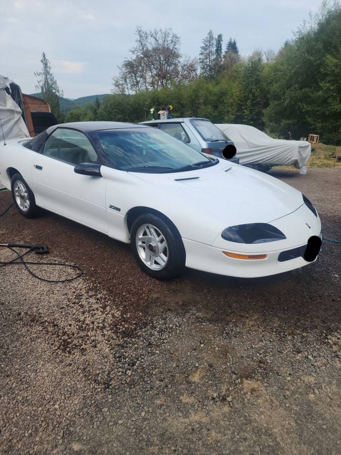 Chevrolet-camaro-z28-1994-white-4