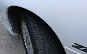 Chevrolet-camaro-z28-1994-white-6
