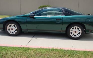 Chevrolet-camaro-z28-1995-green-12